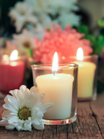 Yummi Candles - 15 Hour Votive Candles & Votive Holders - Lifestyle - 1